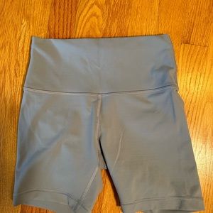 Lululemon Wunder train 6 inch shorts